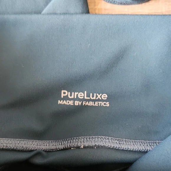 Fabletics Oasis High Waisted Twist 7/8 Leggings Midnight Wave Teal Activewear - Picture 4 of 12